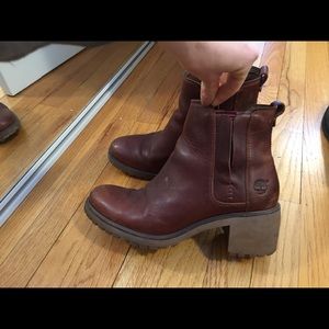 Brown Timberland chelsea boots